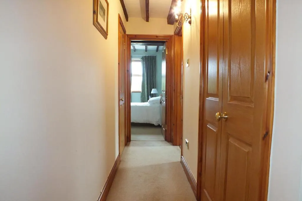 Llwyn Country House Llanelli Hotel
