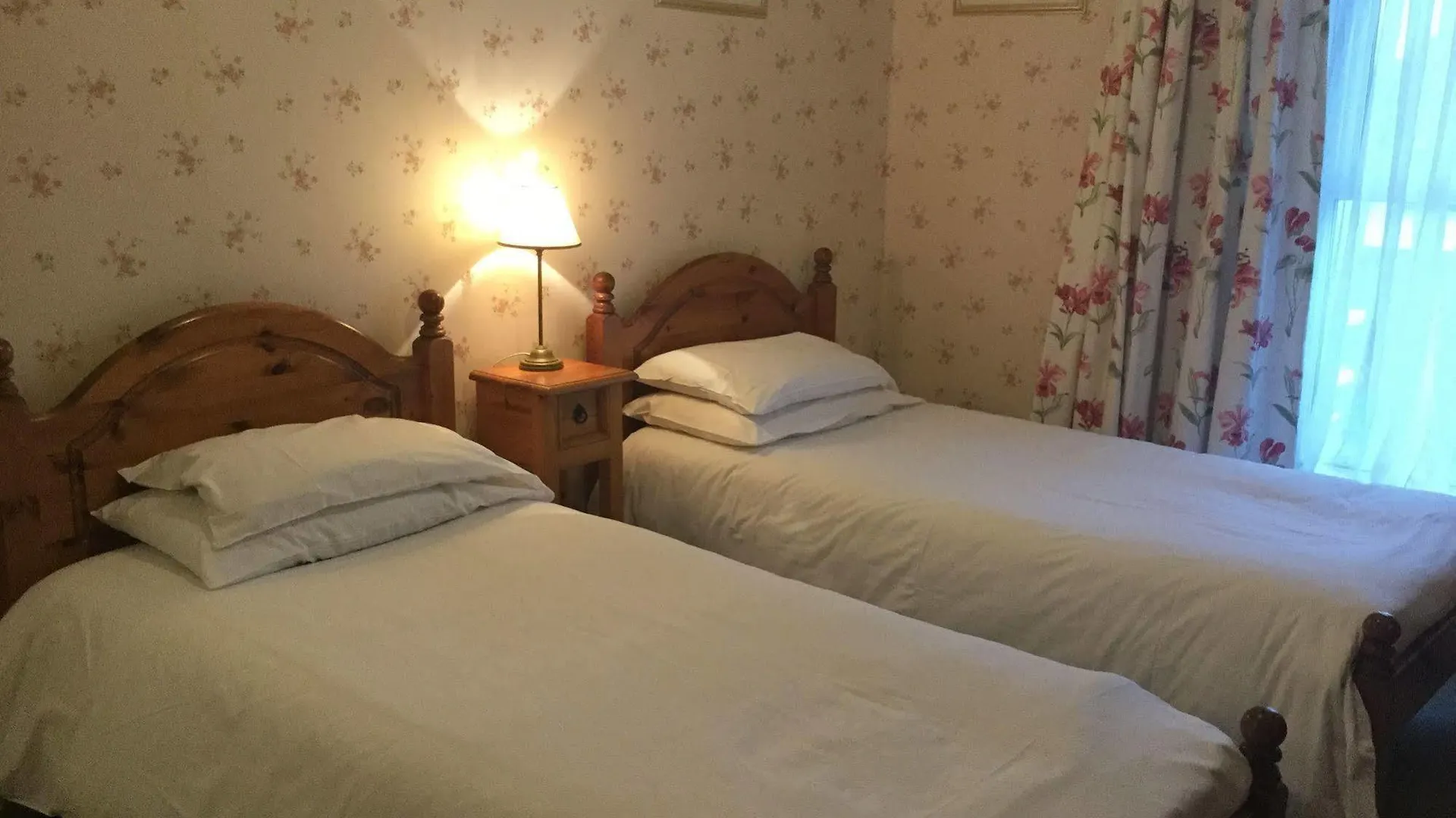 Llwyn Country House Llanelli