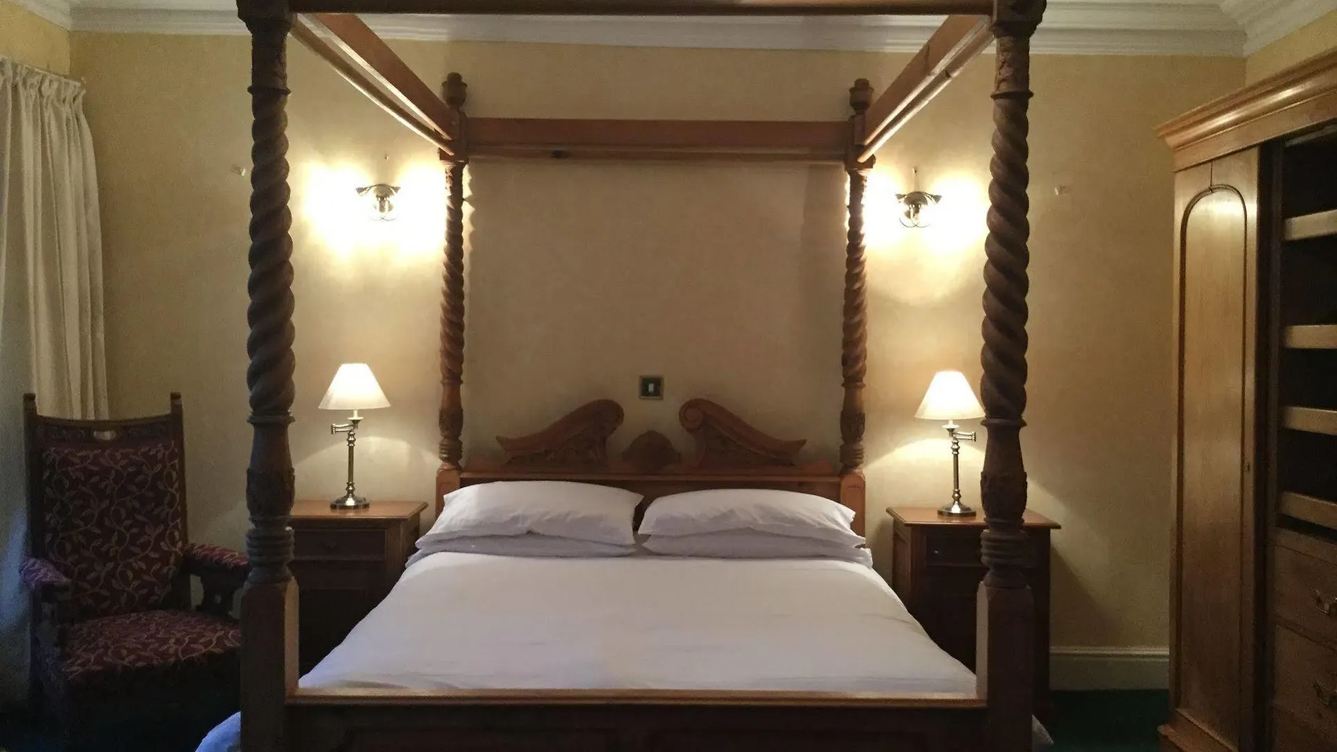 Llwyn Country House Llanelli